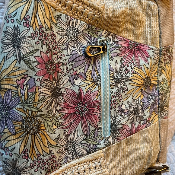 Floral and canvas fold over crossbody, gently used Sakroots - Picture 14 of 16